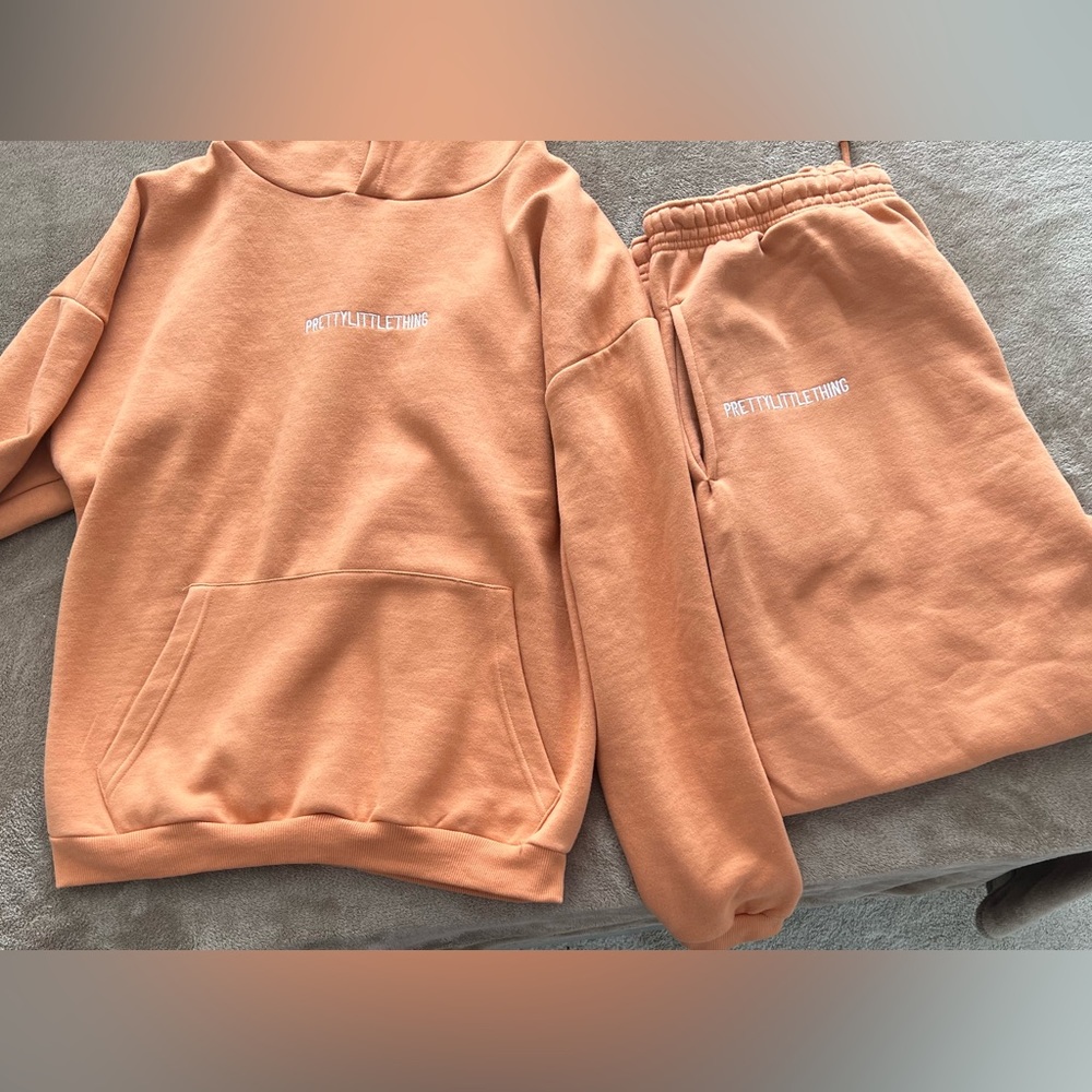 Pretty little thing sweatsuit